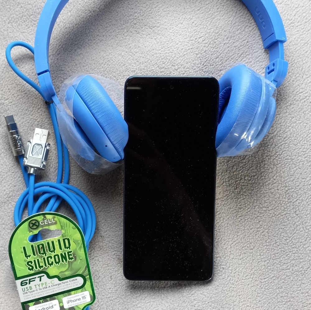 Motorola 2024 blue phone 214GB by Verizon